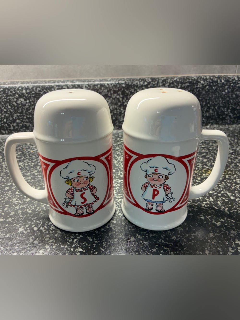 Vintage Campbell's Soup Glazed Ceramic Set Of Salt & Pepper Shakers 5” x 4”